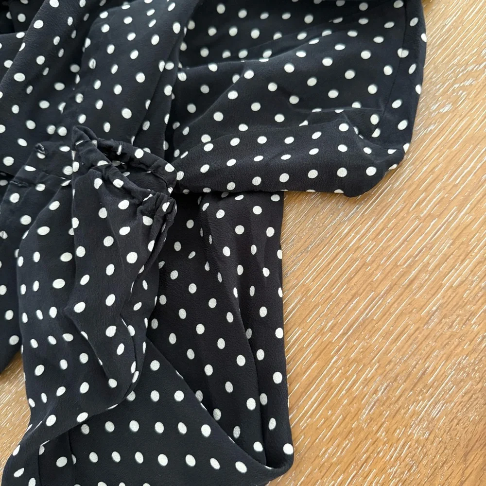 Ann Taylor Silk Black Polka Dot V-Neck Long Sleeves Blouse size 0